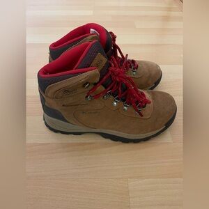 Columbia Women’s Boots - Brown with Red Highlights